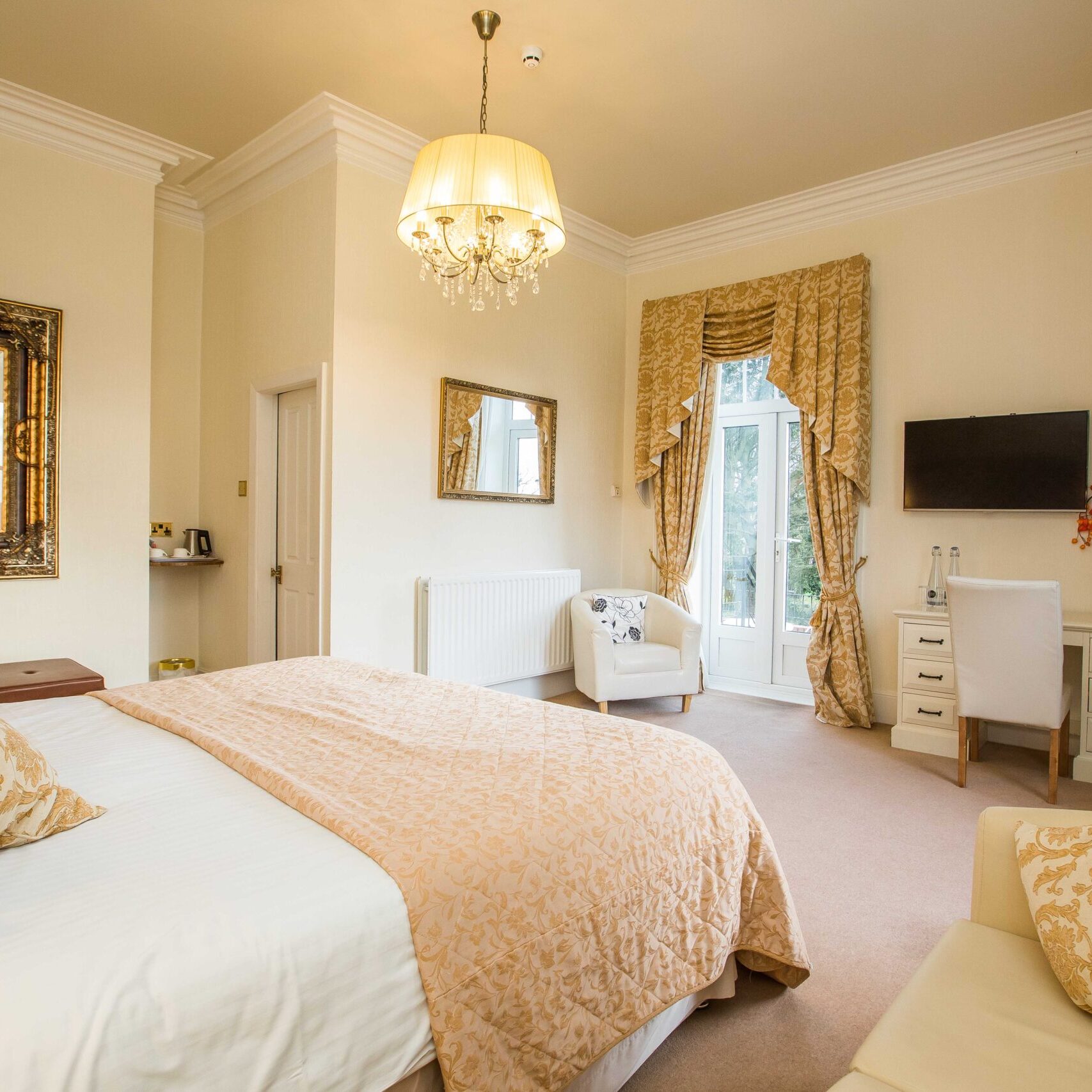 Suite at The Upper House Hotel